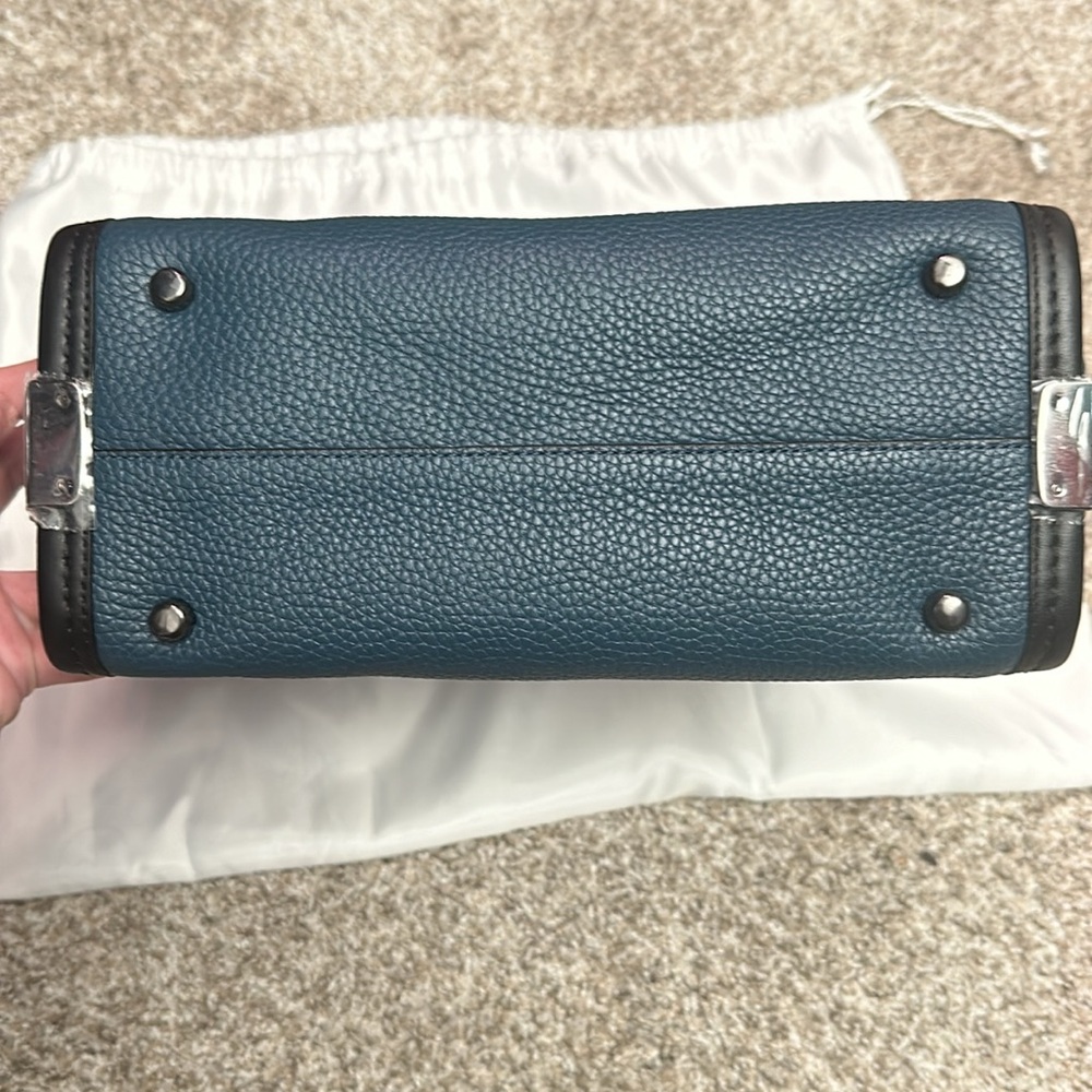Rare Coach Swagger color block black leather & dark blue suede sides, crossbody - Picture 4 of 13